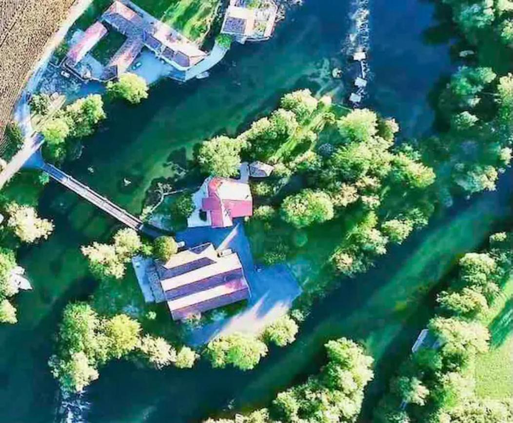 Вилла Ile De Malvy Saint-Simeux Экстерьер фото